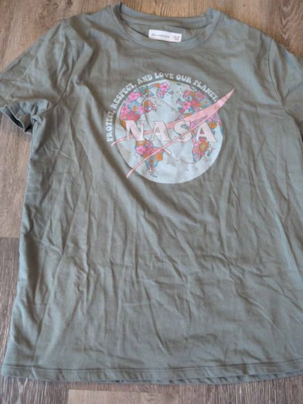 Abercrombie Kids NASA Graphic T-Shirt Size 13/14
